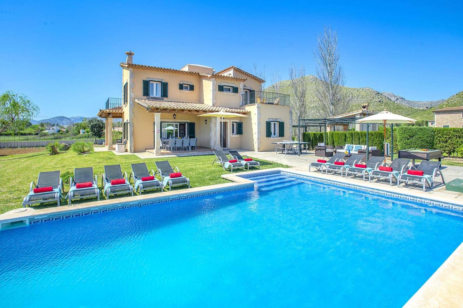 Hort De Siller By Villa